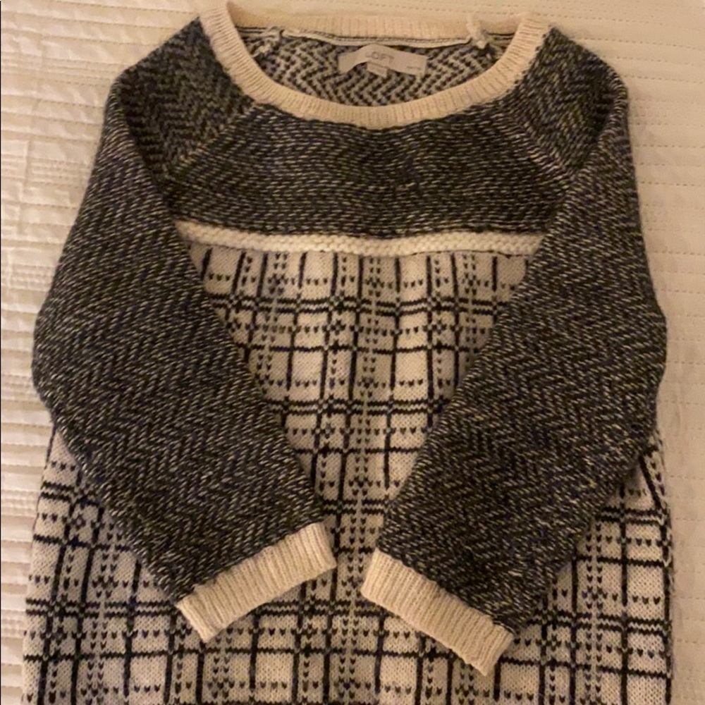Sweater - Picture 6 of 6